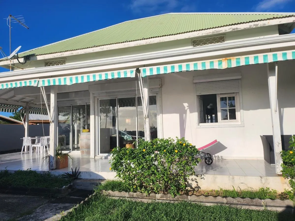 VILLA 6-10 PERS, VUE MER, Piscine Privée, PLAGE A PIEDS Le Gosier