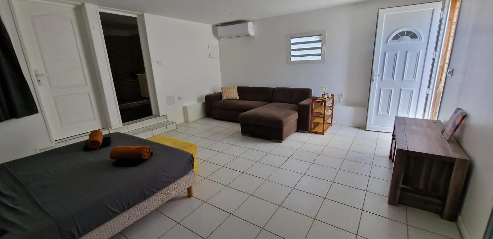 VILLA 6-10 PERS, VUE MER, Piscine Privée, PLAGE A PIEDS Le Gosier