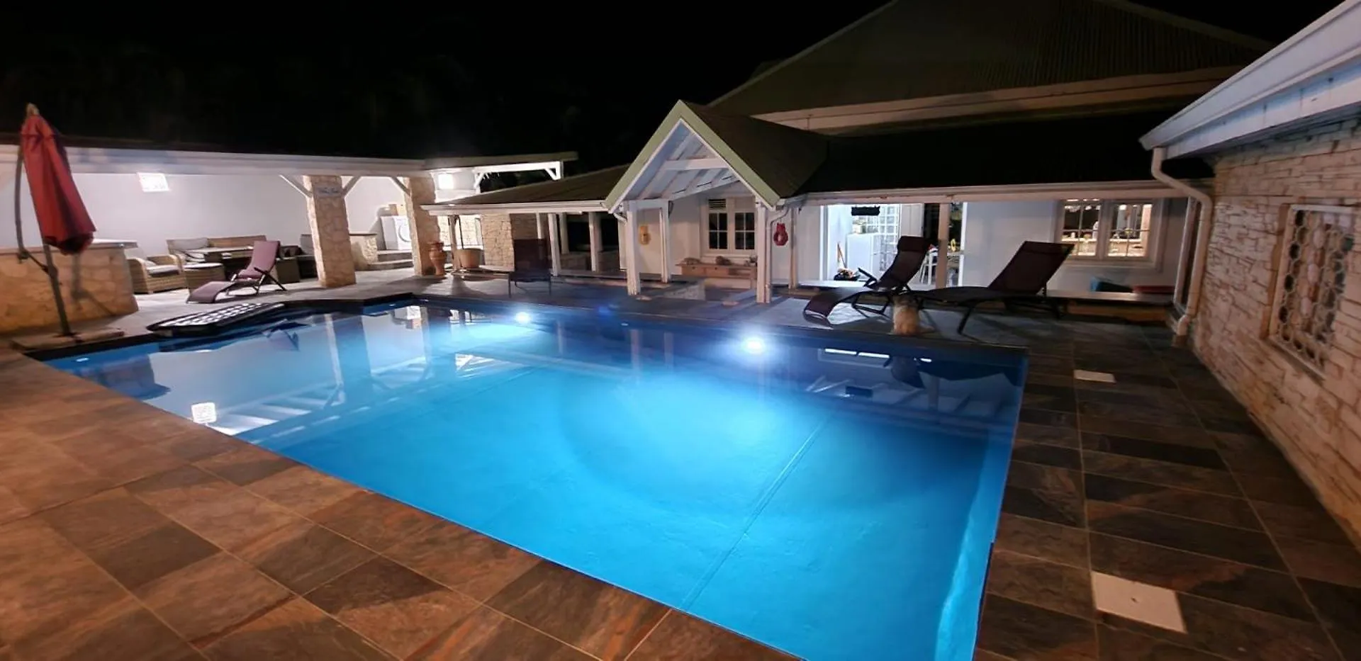VILLA 6-10 PERS, VUE MER, Piscine Privée, PLAGE A PIEDS Le Gosier