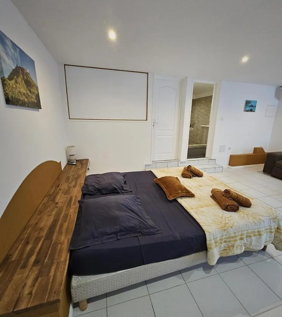 VILLA 6-10 PERS, VUE MER, Piscine Privée, PLAGE A PIEDS Le Gosier  Guadeloupe